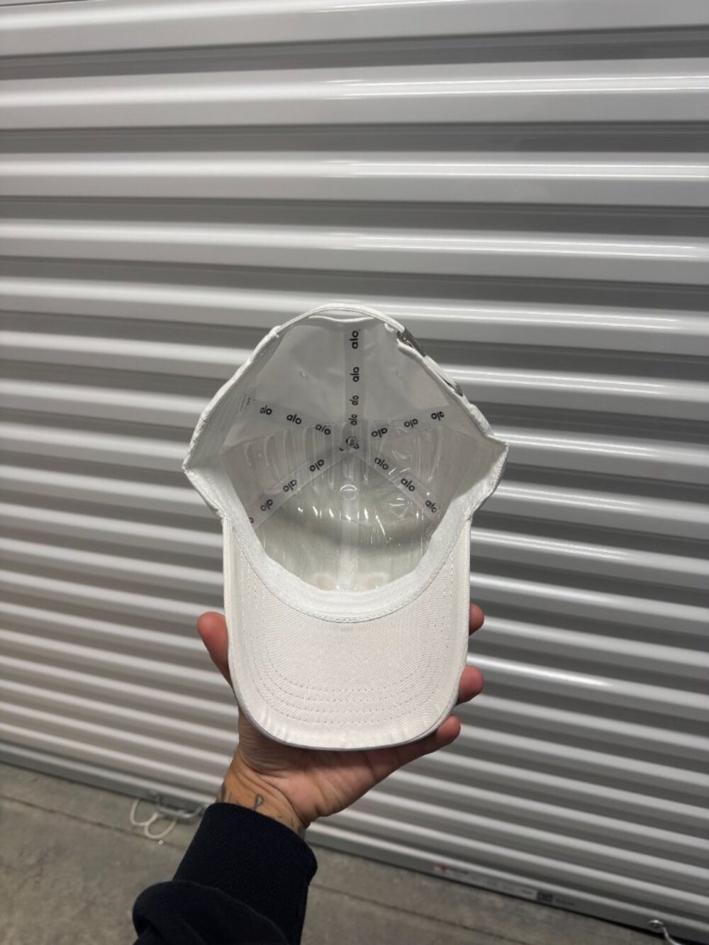 ALO Yoga White Logo Baseball Cap - Picture 2 of 3